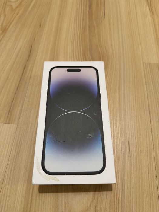 Vand Iphone 14 pro cu husa