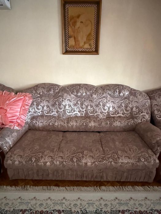 Продам диван с креслами