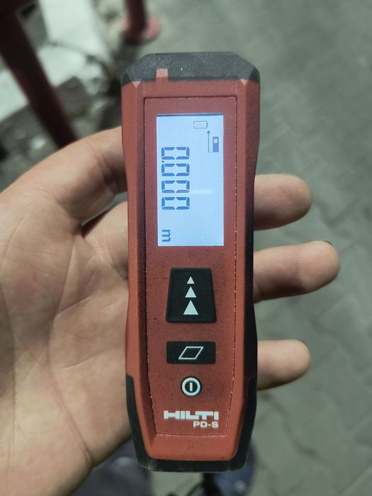 De vanzqre telemetru Hilti PD-S. Am și Bosch