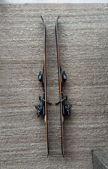 Schiuri Salomon 154 cm