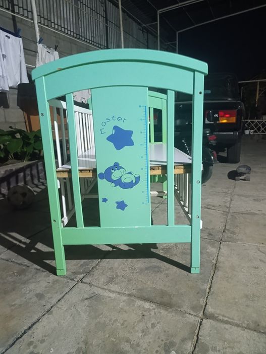 Продам детскую кроватку