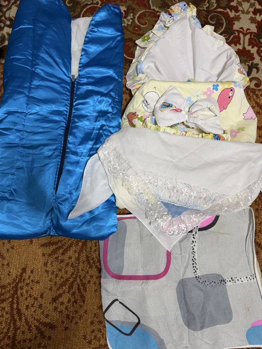 Продам детские вещи