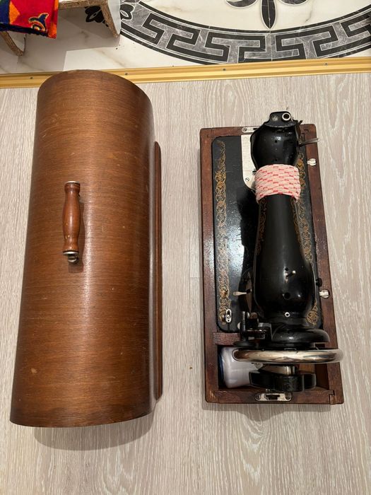 Продам швейную машинку