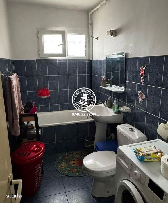 Apartament 3 camere de vanzare, Podu Ros