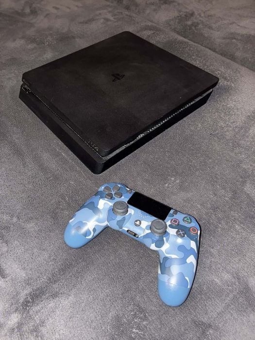 Плейсъейшън 4 слим