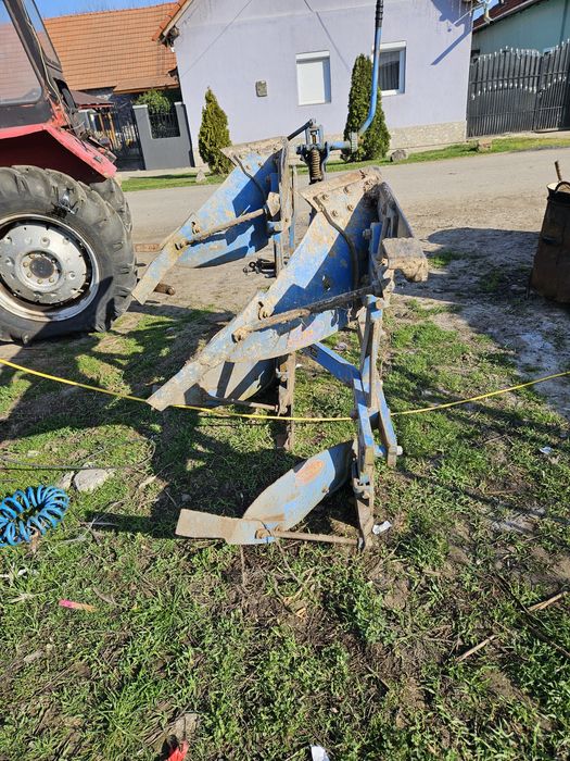 De vânzare plugu si cositoare kuhn 165