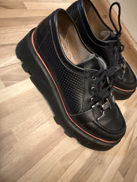 Продам обувь в отличном состоянии