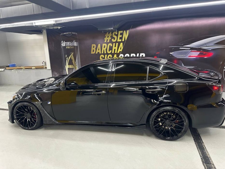 Lexus IS350  F restayling sotiladi