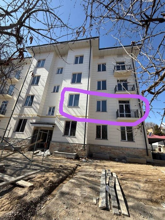 Хумсонда 2 та 3 ва 2 хонали Новостройка квартира сотилади