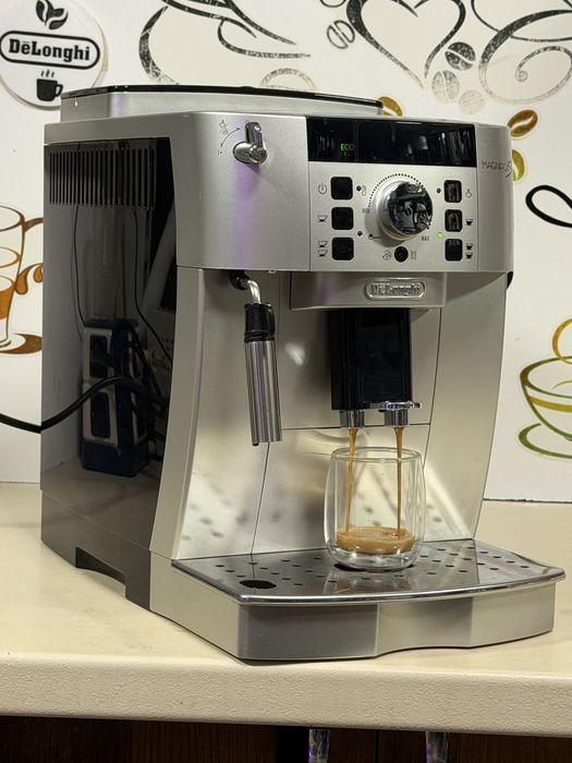Кафемашина кафе автомат delonghi magnifica S с гаранция