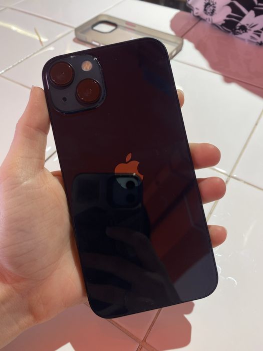 Продам айфон 13 128гб памяти