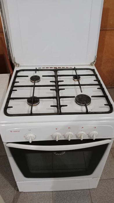 Продам газовую плиту