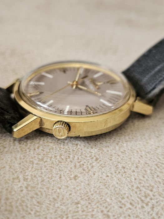 BULOVA Accutron ръчен часовни.