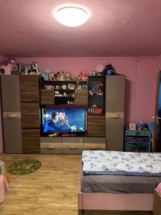 Vand apartament cu doua camere