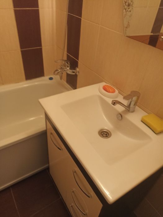 Сдам 2х ком.квартиру.