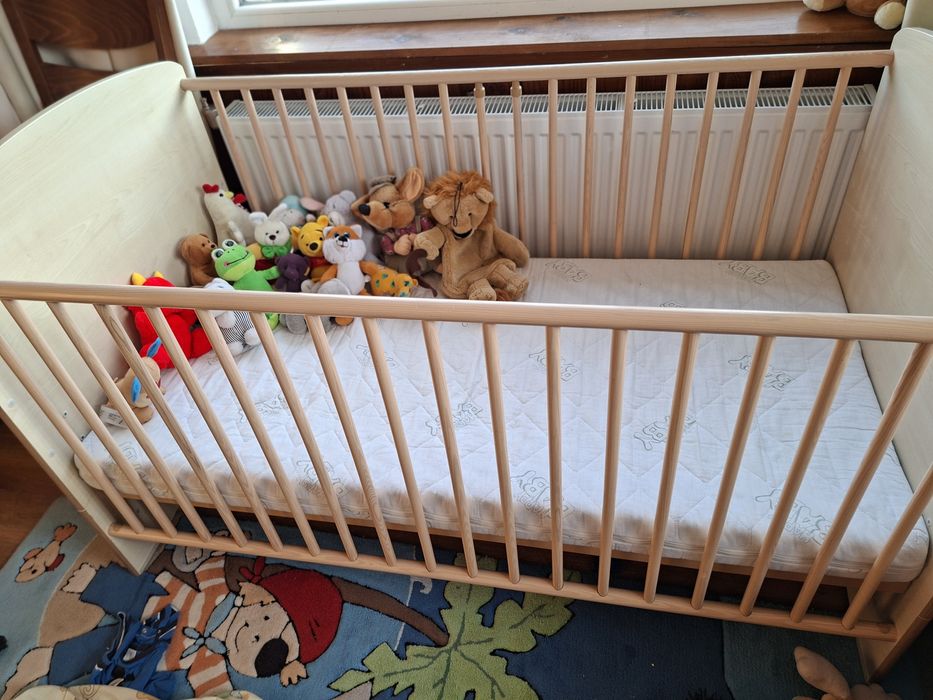 Дървено детско легло