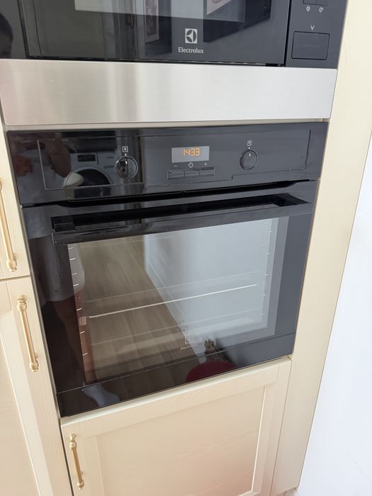 Духовка Electrolux
