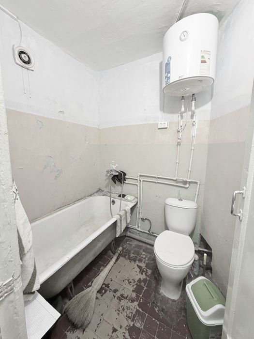 Zudlik bilan frunze massifda 1 xonali kv ijaraga beriladi