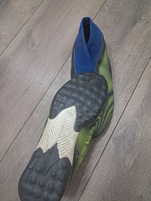 Adidas Nemesis сороконожки