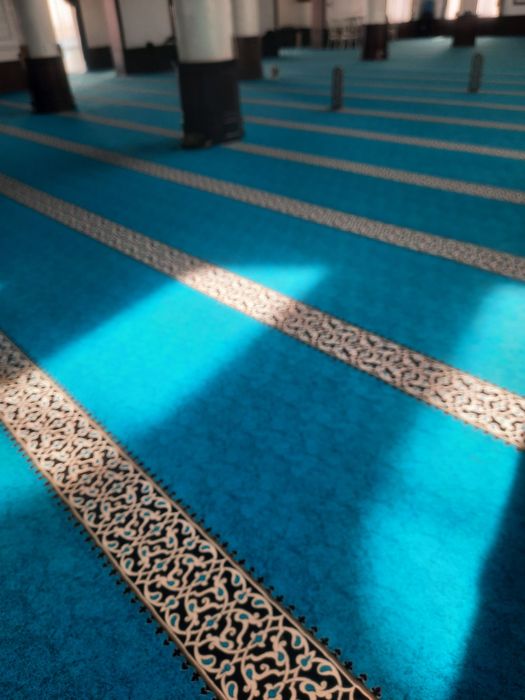 Гиламлар олами. Тошкенда. Ковроланлар. Масжид учун гиламлар, ковроланл