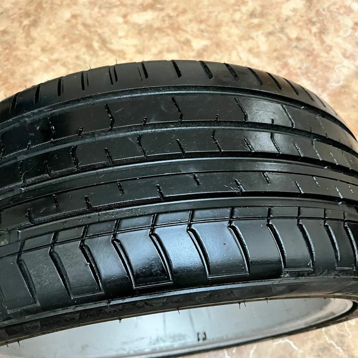 Продам шины Kustone 245/40/18