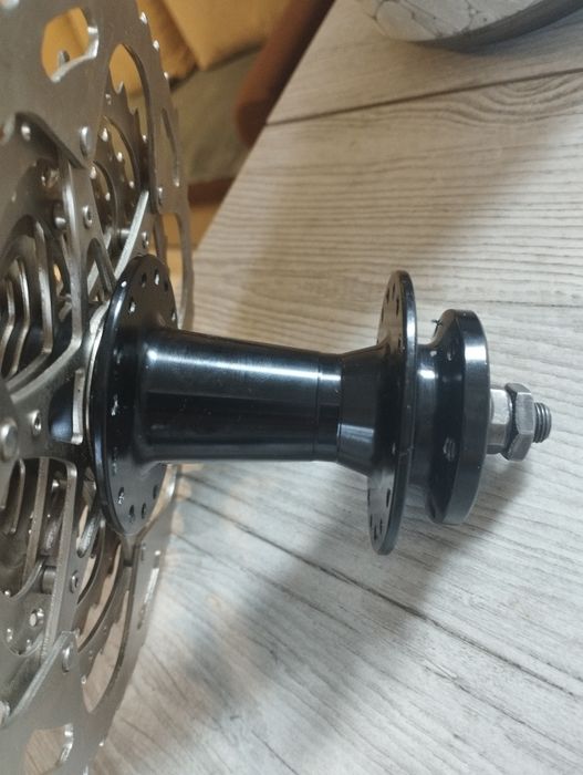 Casetă Shimano Deore 10-46T + butuc spate
