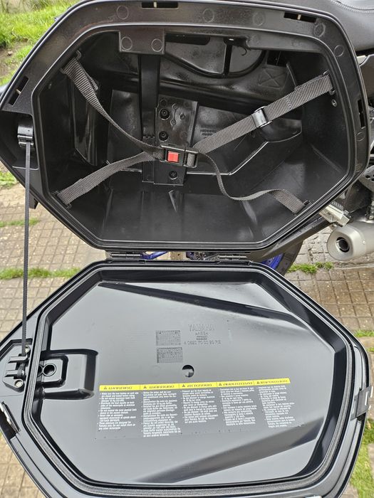 Продавам оригинални куфари със стойки за YAMAHA TRACER 7GT  MT07