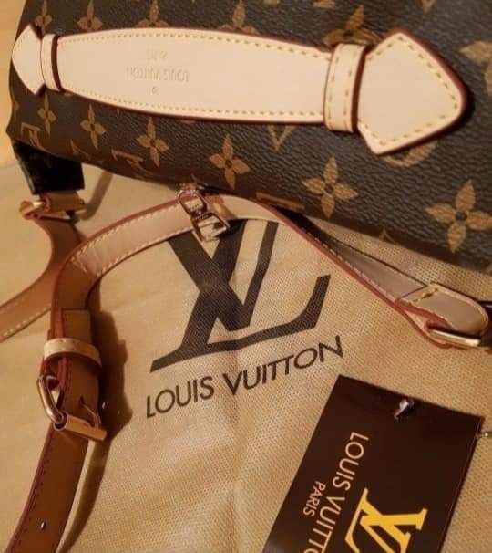 Borseta LV,super model, feronerie metalica inscriptionata, saculet
