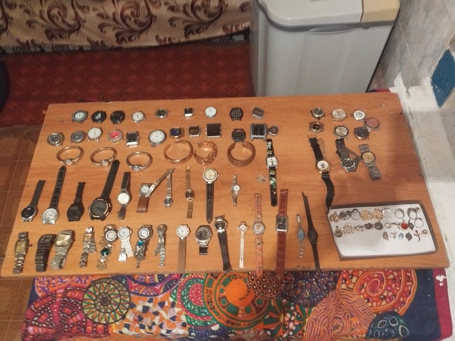 Продам часы на запчасти