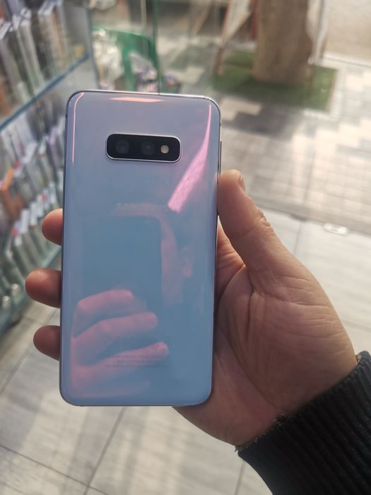 Samsung galaxy S10e srochna sotiladi