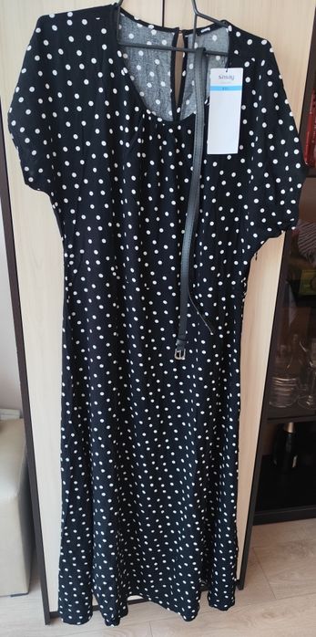 Дълга рокля на точки