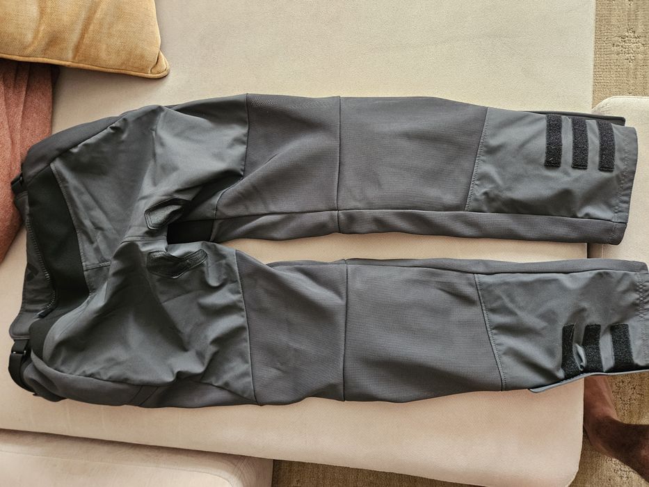 Продавам летни панталони за мотор Rev'it