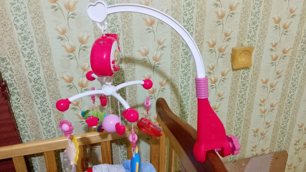 Продам мобиль и шезлонг