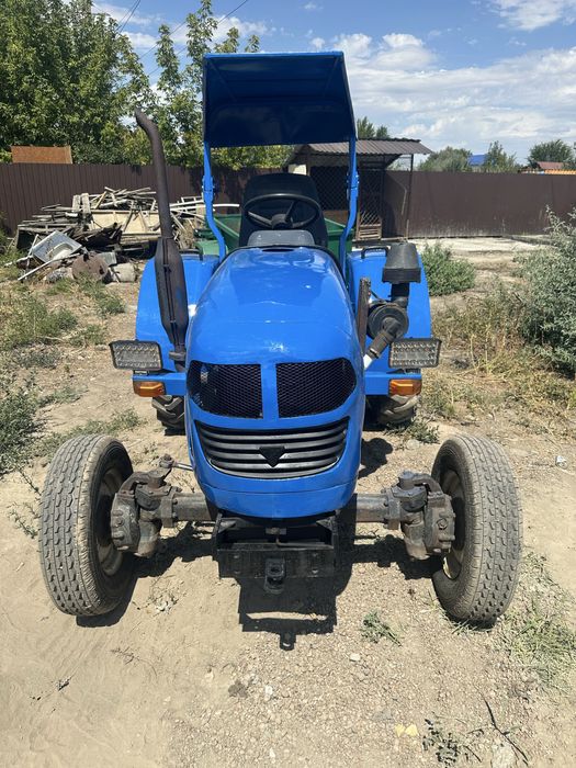 Трактор с телегой