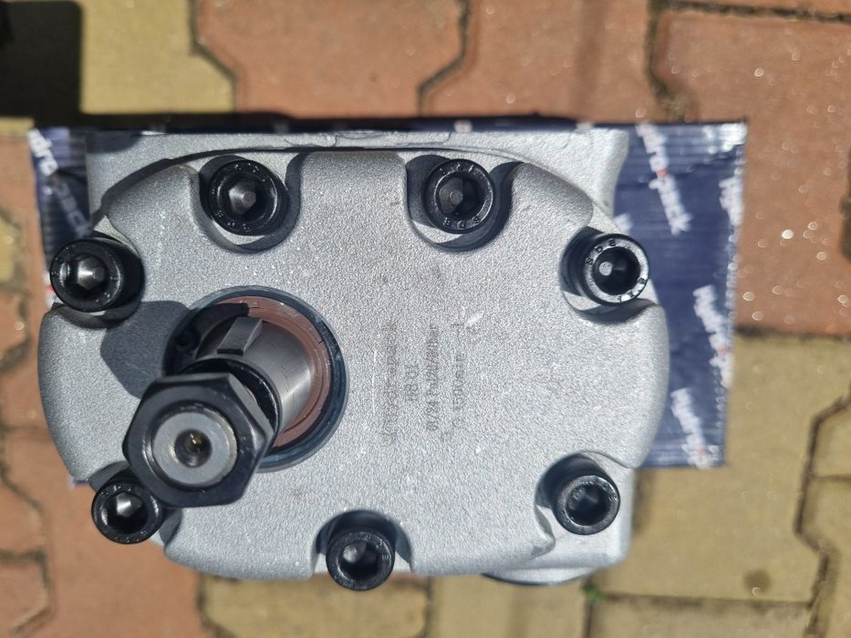 Pompa hidraulica tractor U650 H801