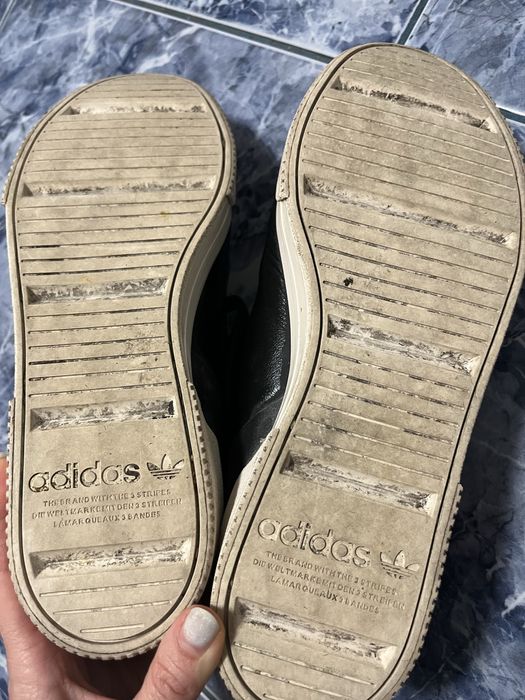 Adidas Originals кожени кецове – размер 42