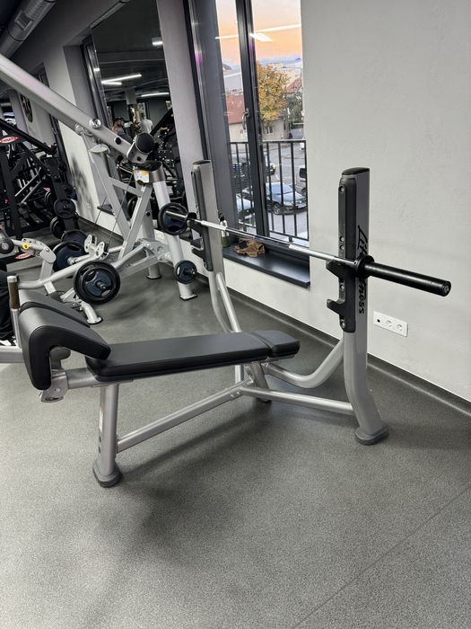 Banca piept declinata life fitness