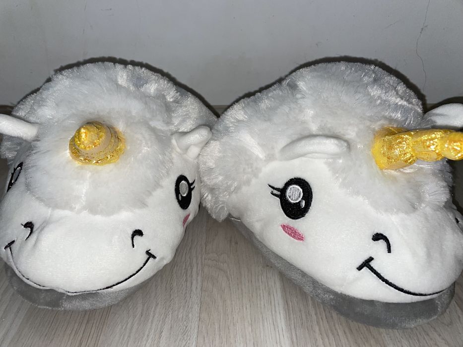 Papuci de casă cu unicorn