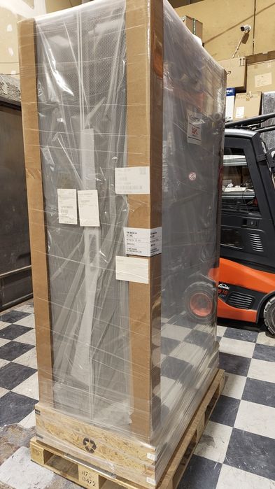 Шкаф APC NetShelter SX 42 unit