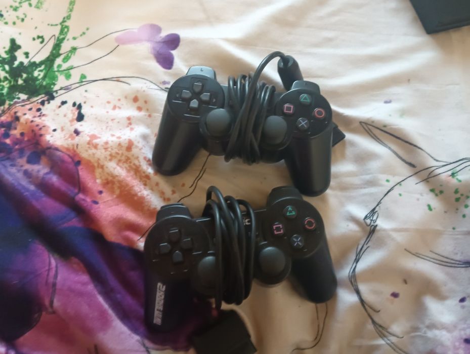 PlayStation 2 două manete