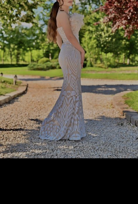 Официална/Бална рокля с пера