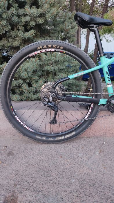 Продам вилку(воздушную)и покрышки