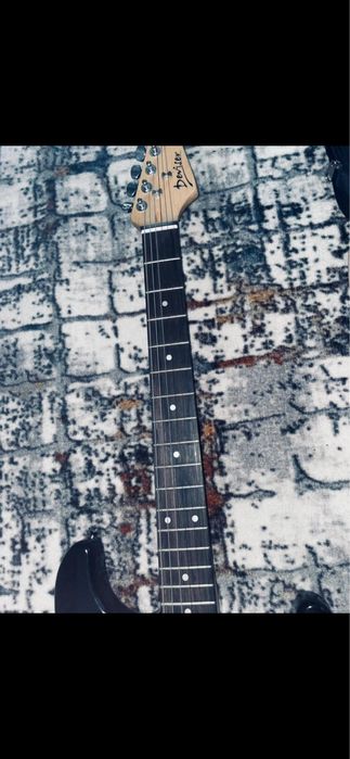 Электрогитара стратокастер