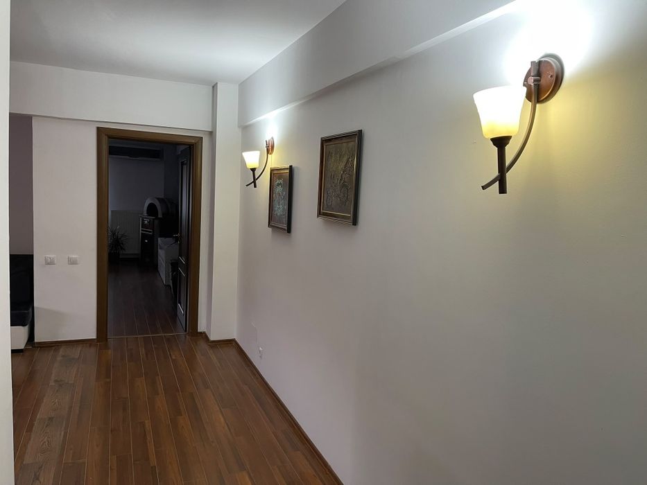 Ramnicu Valcea- Închiriez  apartament ultra central parter
