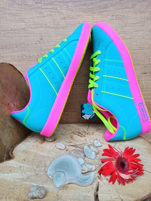 Туристически леки спортни маратонки в лилаво и бяло,внос от Австрия