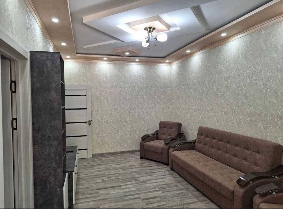 Yunusobod 7-mavze 2 xona 3 qilingan1-qavat 72500 srochna sotiladi!