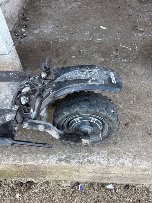 Vând trotinetă electrică