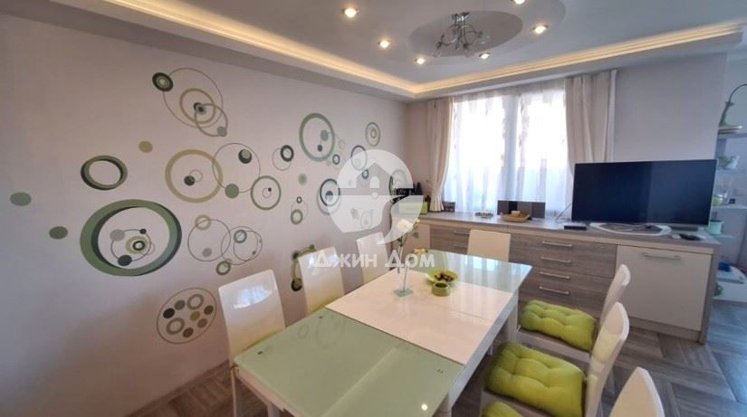 Двуетажна къща с ГЛЕДКА МОРЕ в м-т Буджака, гр. Созопол