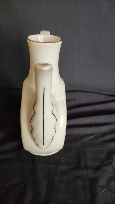 Българска порцеланова каничка на "Китка"