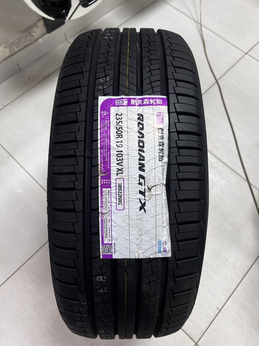 Nexen 235/50/19 balon